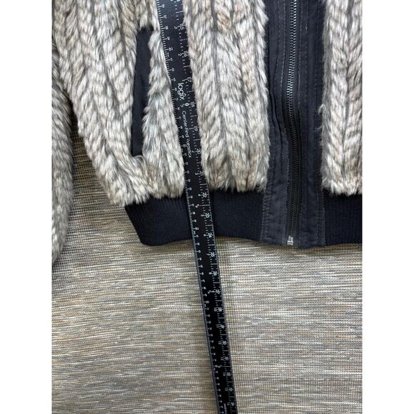 Vertigo Jacket Womens XL Gray Faux Fur Knit Bomber Full Zip Pockets Ribbed - Picture 7 of 7